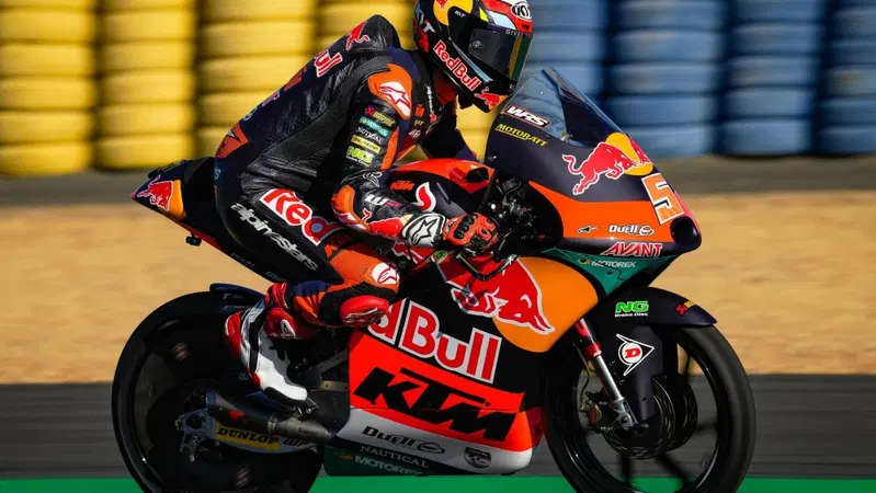 MotoGP 2022. GP di Francia a Le Mans, in Moto3 vince Jaume Masia, quarto Dennis Foggia