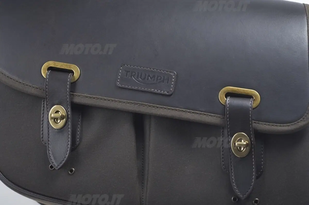 Triumph: borse Waxed Bags per Bonneville e T100 (3)