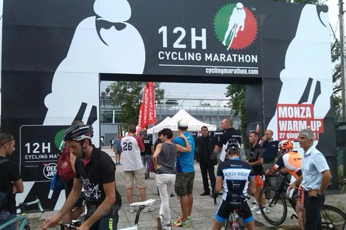 12 Ore Cycling Marathon: sulla pista di Monza dal tramonto all’alba