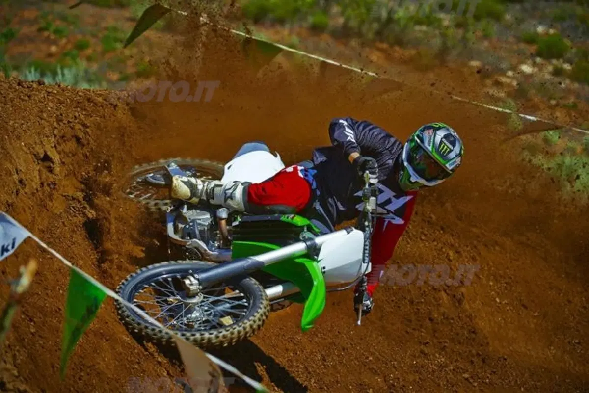 Nuove Kawasaki KX250F e KX450F My2015 (6)