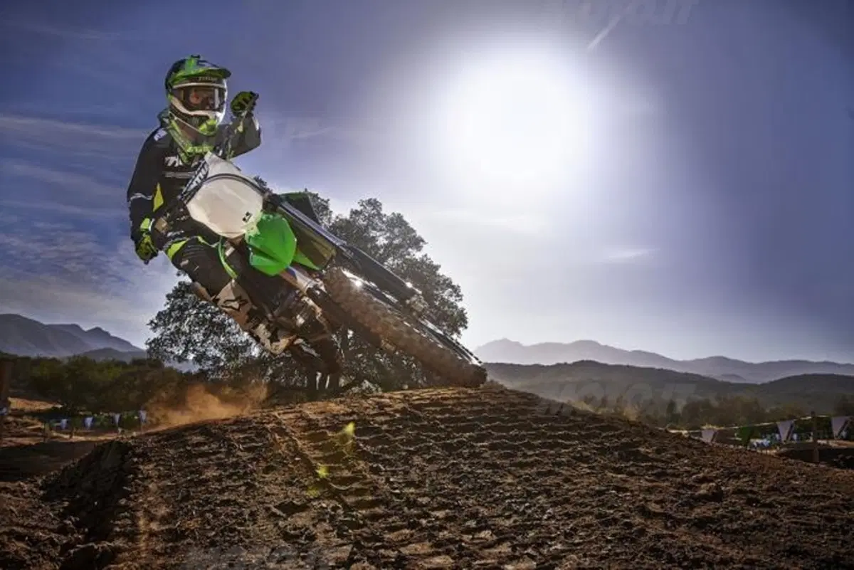 Nuove Kawasaki KX250F e KX450F My2015 (8)