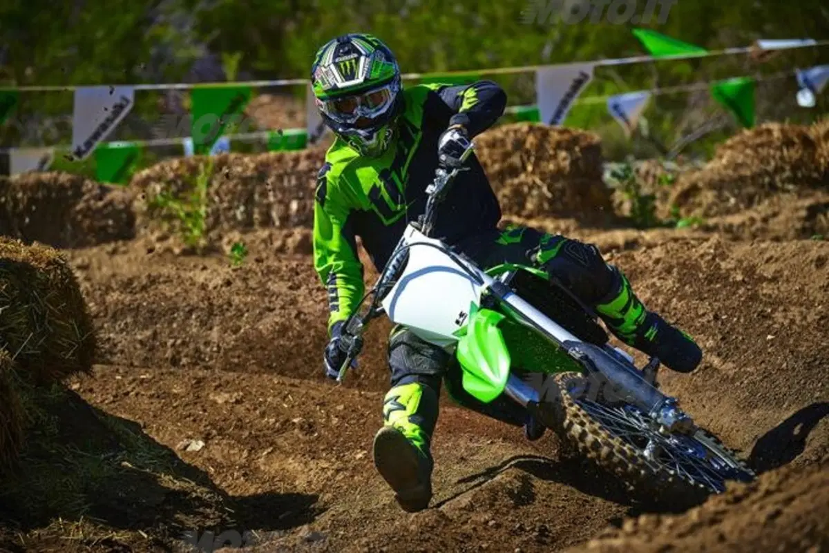 Nuove Kawasaki KX250F e KX450F My2015 (9)