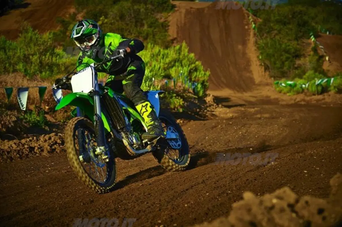 Nuove Kawasaki KX250F e KX450F My2015 (10)