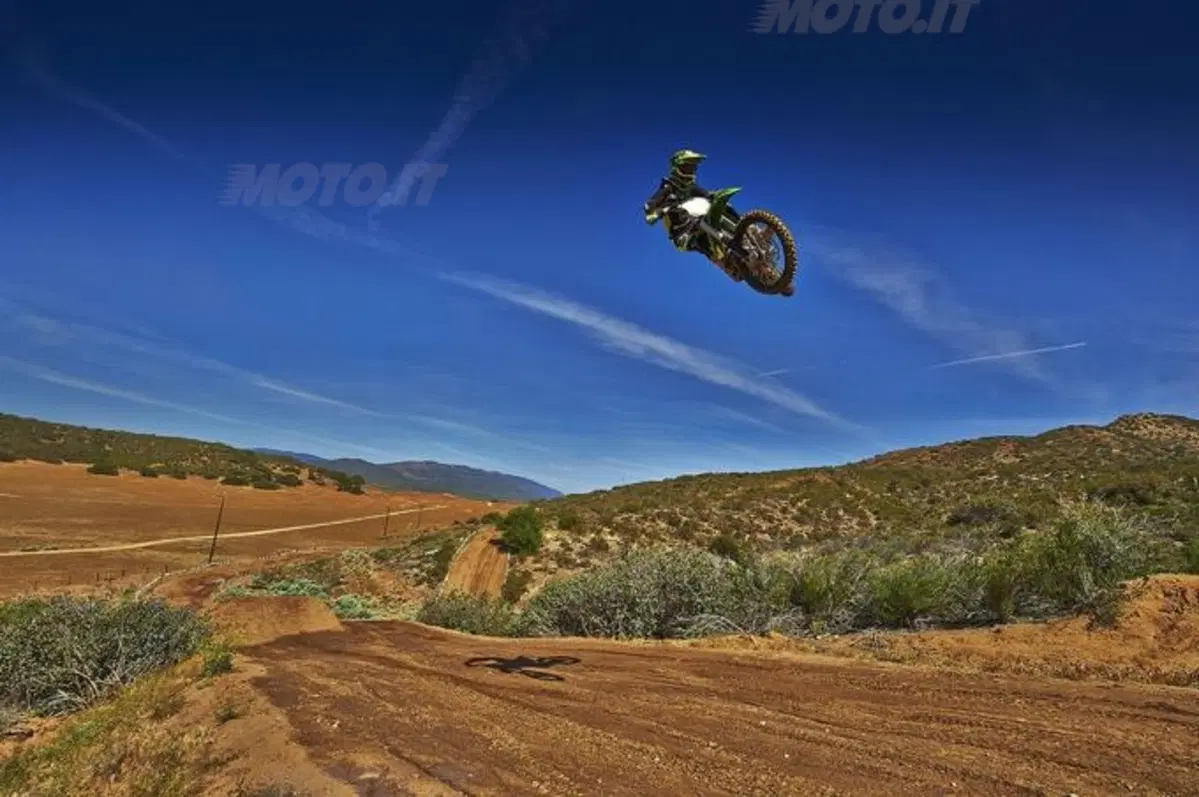 Nuove Kawasaki KX250F e KX450F My2015 (15)