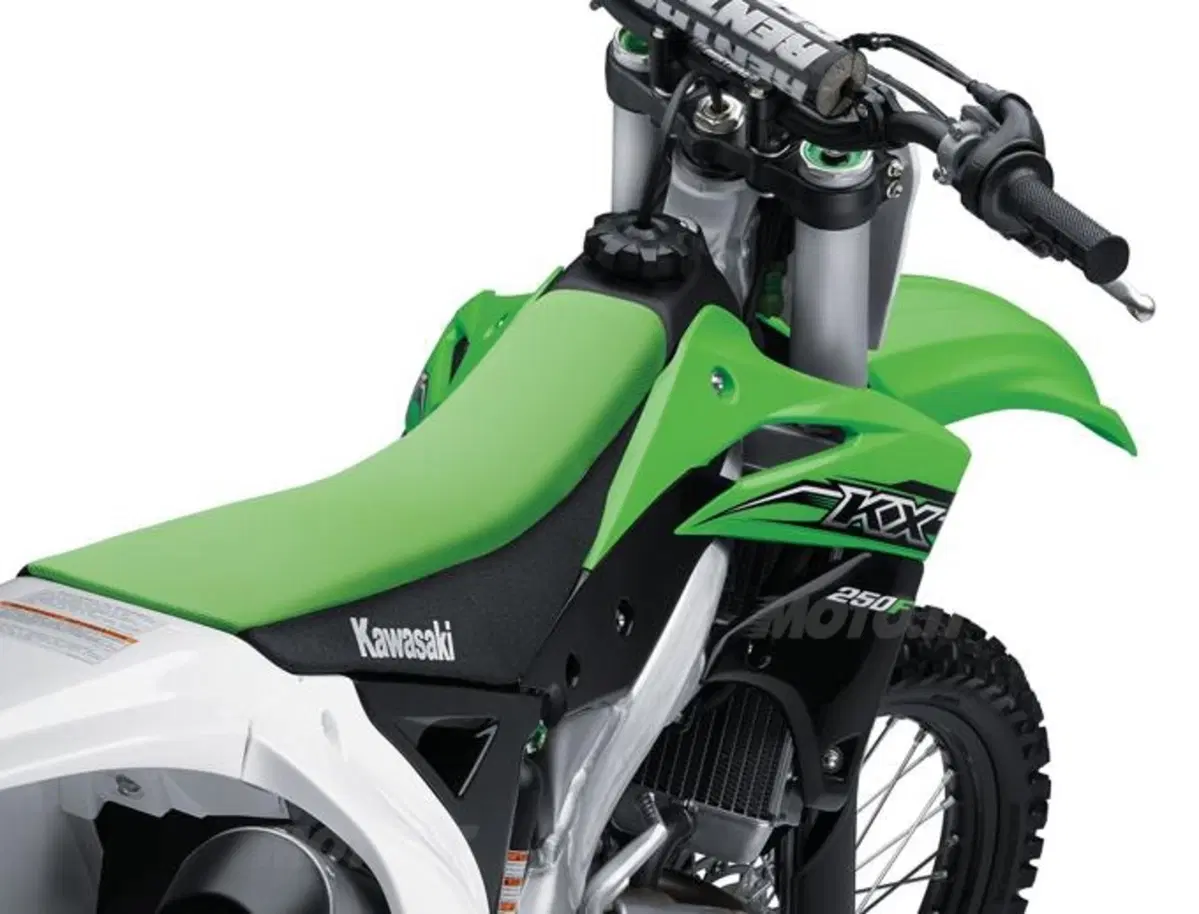 Nuove Kawasaki KX250F e KX450F My2015 (24)