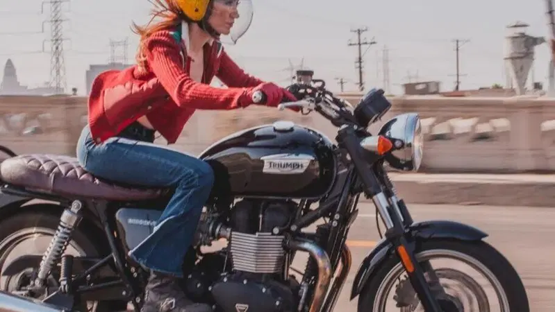Guerra al rumore delle moto in California. Pi&ugrave; tolleranza per le auto 