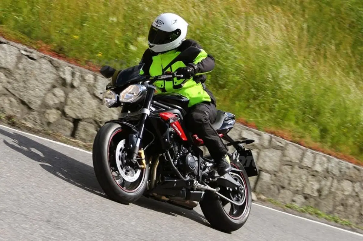 Metzeler Sportec M7 RR. La prova dello pneumatico sportivo a tutto campo (2)