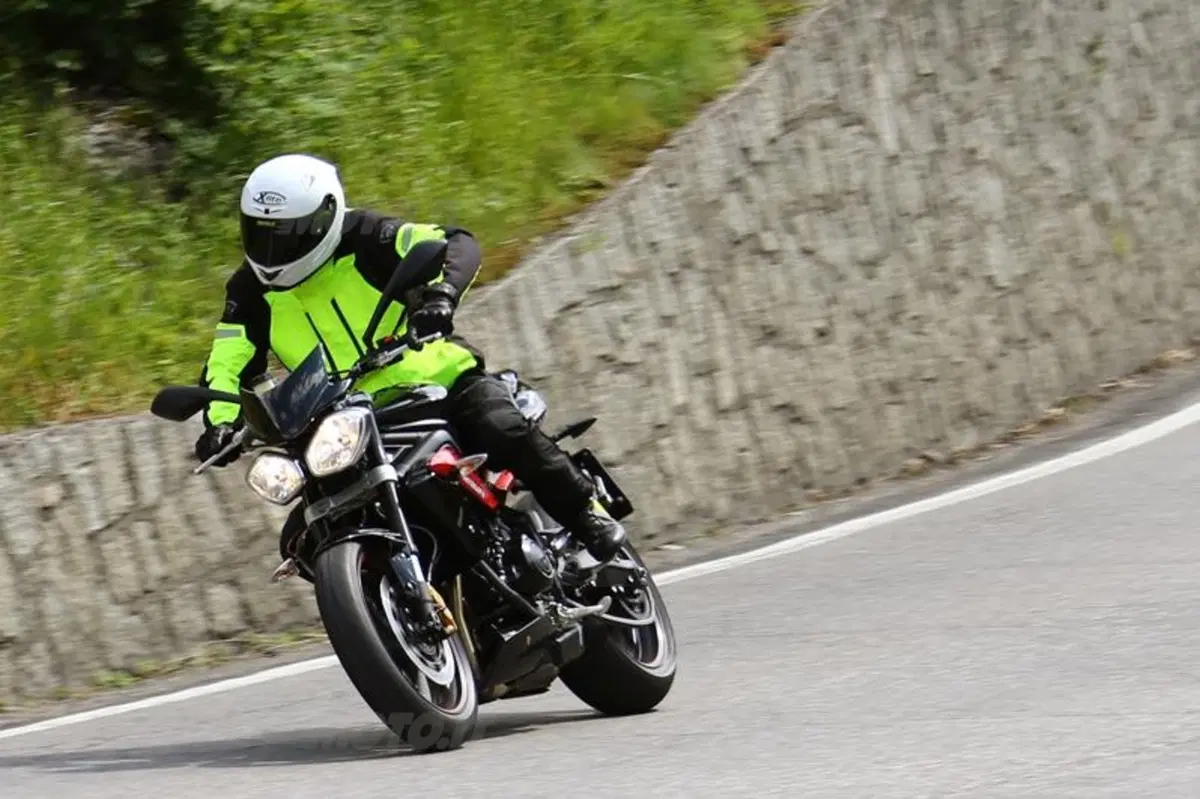 Metzeler Sportec M7 RR. La prova dello pneumatico sportivo a tutto campo (3)