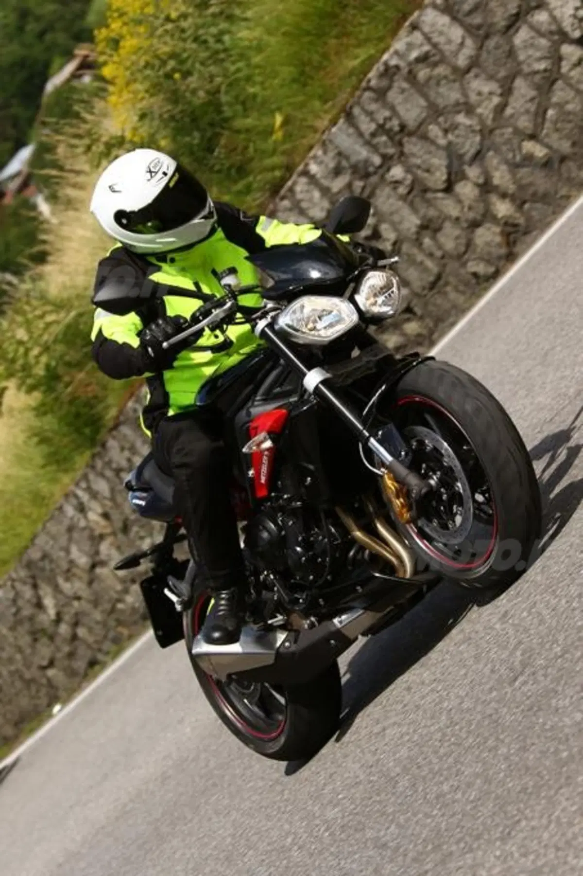 Metzeler Sportec M7 RR. La prova dello pneumatico sportivo a tutto campo (4)
