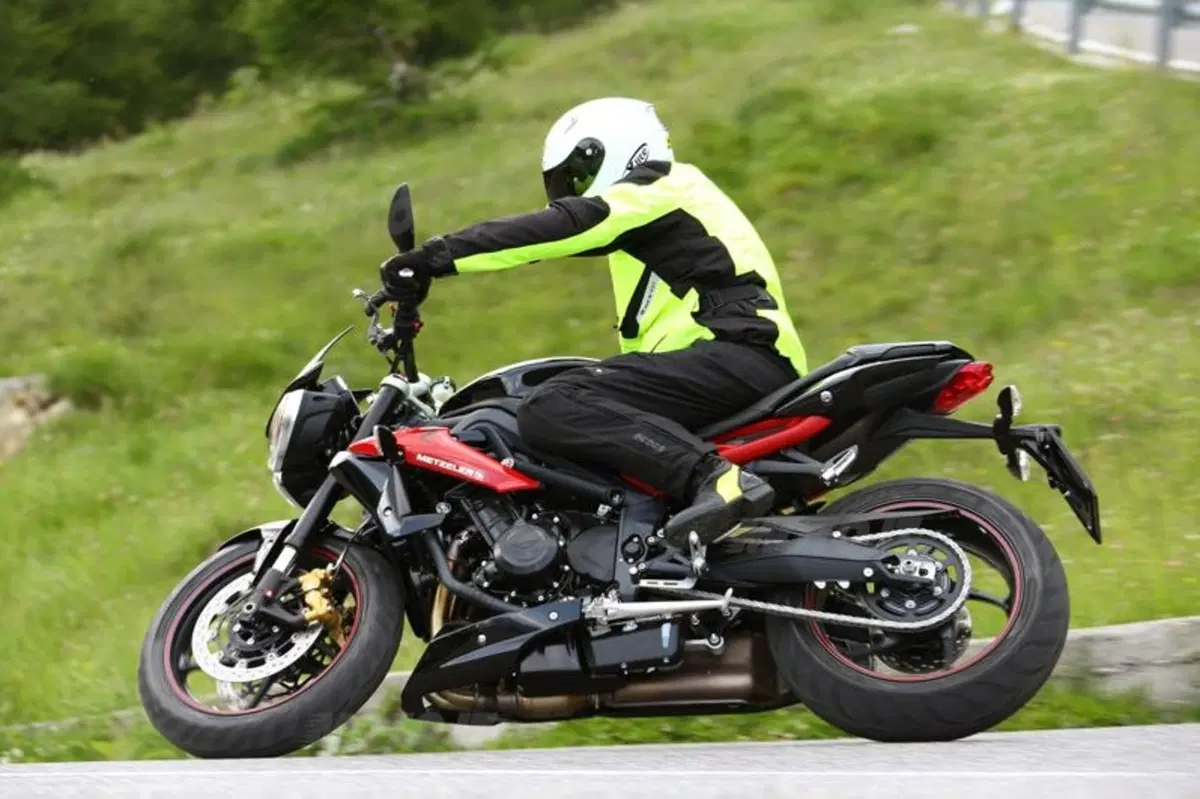 Metzeler Sportec M7 RR. La prova dello pneumatico sportivo a tutto campo (7)