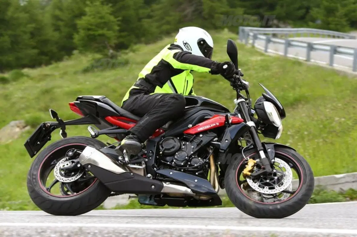 Metzeler Sportec M7 RR. La prova dello pneumatico sportivo a tutto campo (8)