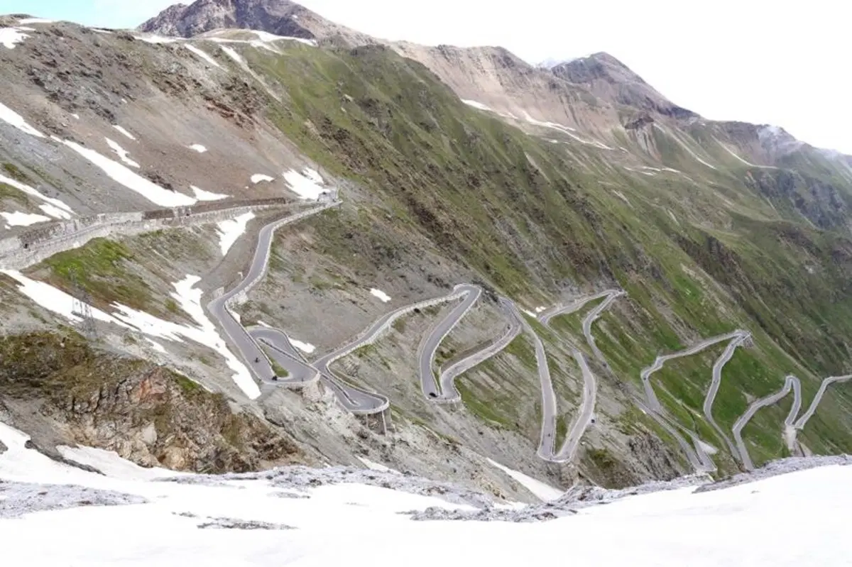 Metzeler Sportec M7 RR. La prova dello pneumatico sportivo a tutto campo (9)