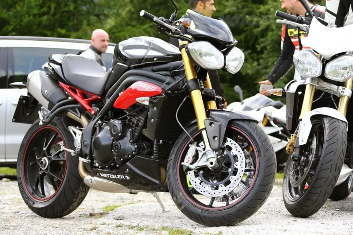 Metzeler Sportec M7 RR. La prova dello pneumatico sportivo a tutto campo (11)