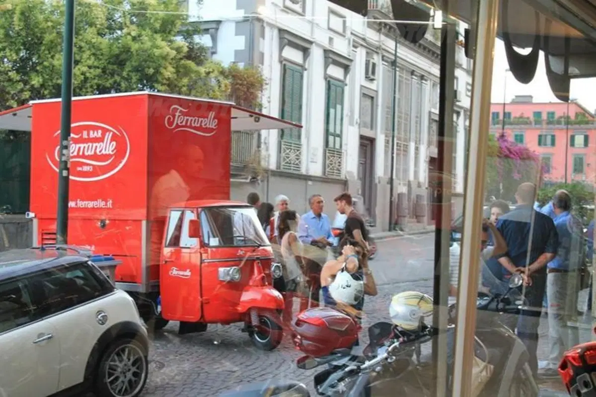 Dotoli aggiunge le MV Agusta nella concessionaria di Napoli (3)