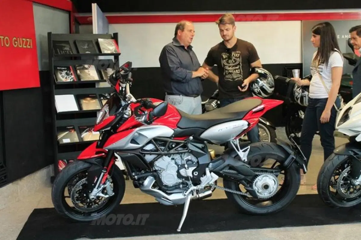 Dotoli aggiunge le MV Agusta nella concessionaria di Napoli (4)
