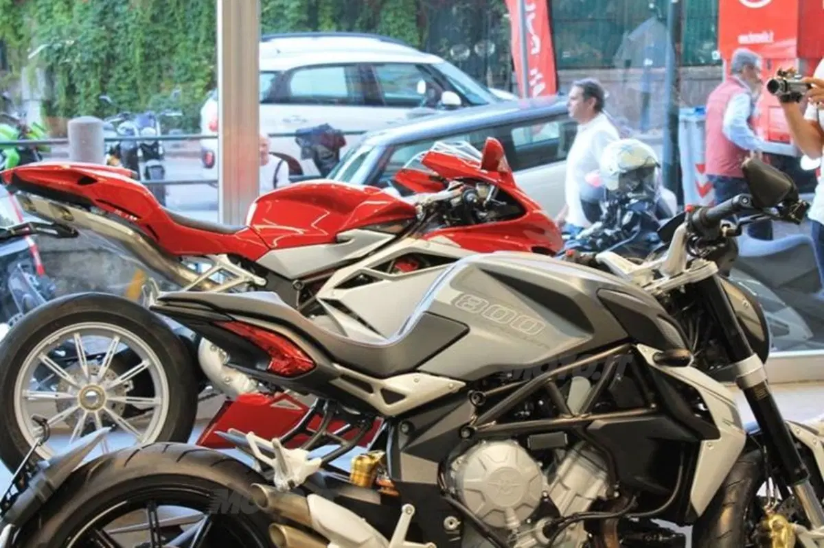 Dotoli aggiunge le MV Agusta nella concessionaria di Napoli (5)