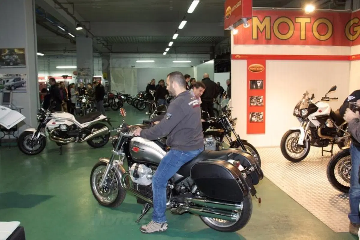 Dotoli aggiunge le MV Agusta nella concessionaria di Napoli (13)