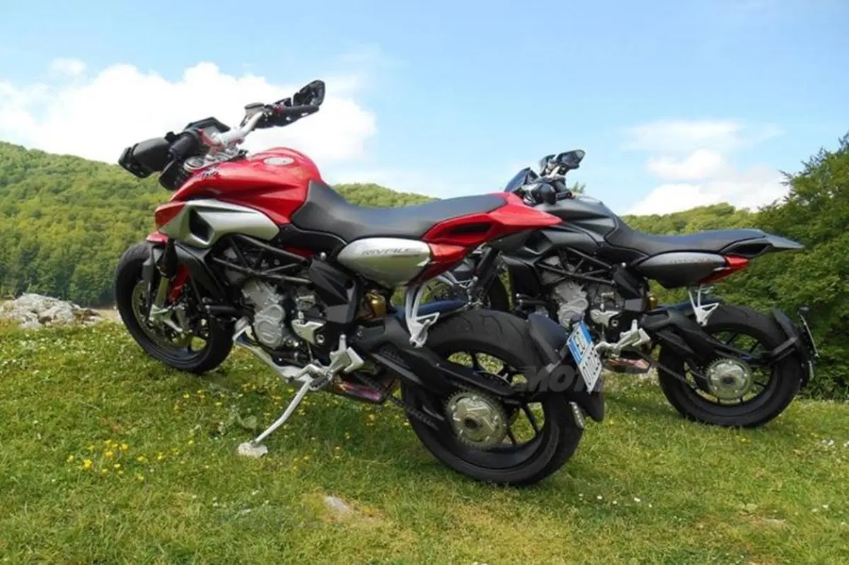 Dotoli aggiunge le MV Agusta nella concessionaria di Napoli (14)