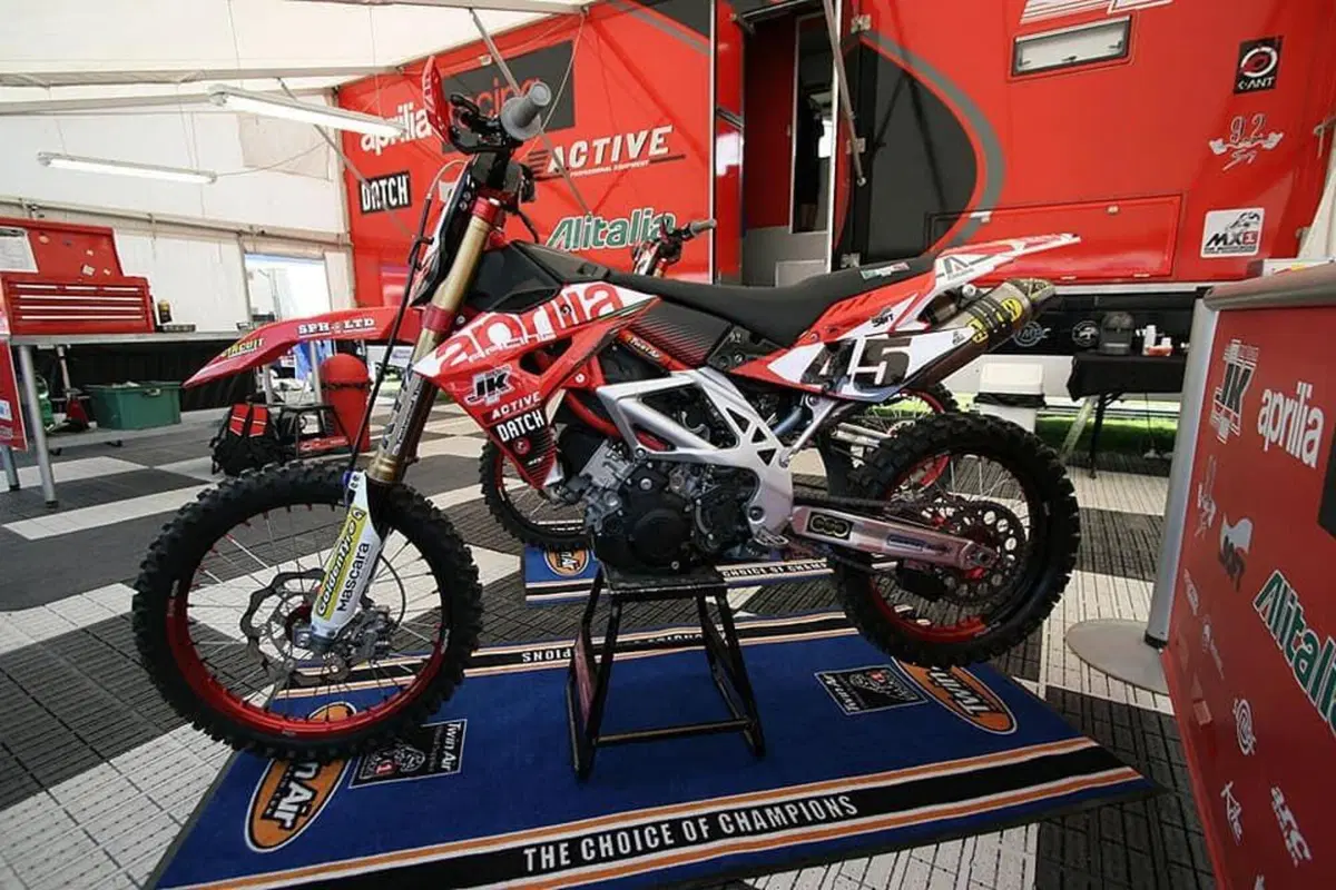 Aprilia: la grande avventura delle RXV bicilindriche Enduro, Supermotard e Cross (10)
