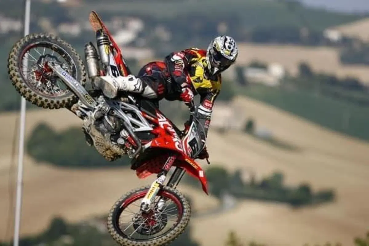 Aprilia: la grande avventura delle RXV bicilindriche Enduro, Supermotard e Cross (12)