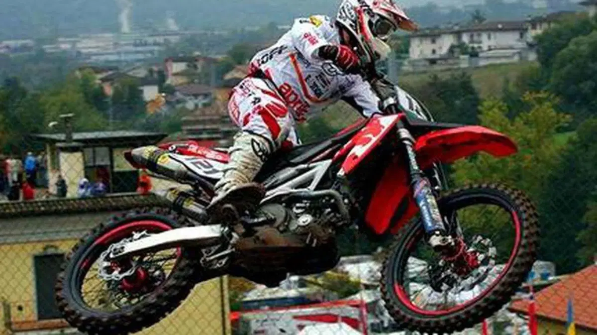 Aprilia: la grande avventura delle RXV bicilindriche Enduro, Supermotard e Cross (11)