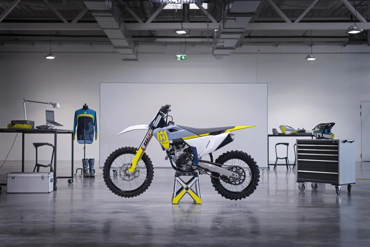 Husqvarna TC e FC: novità importanti per la gamma Cross 2023 (12)