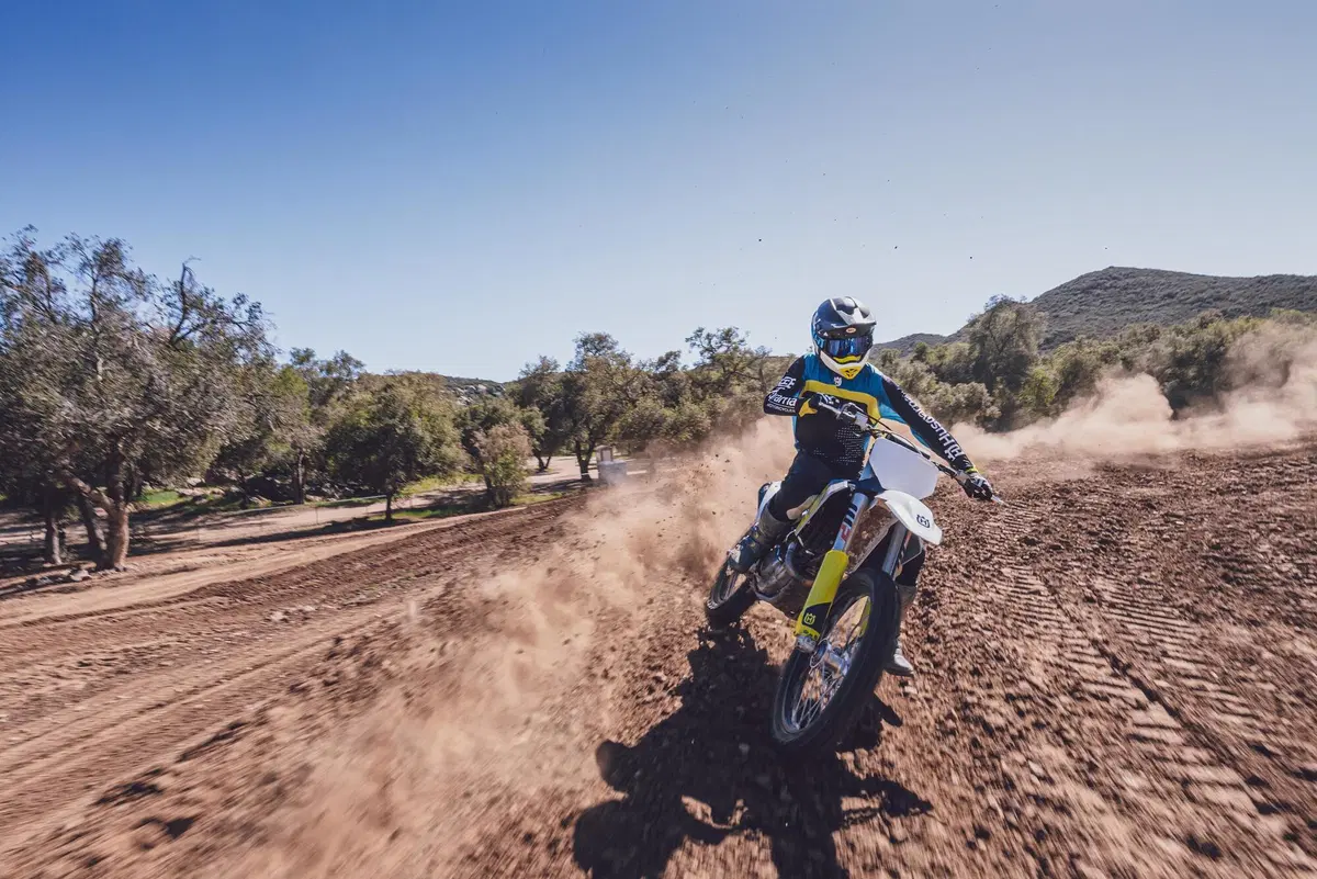 Husqvarna TC e FC: novità importanti per la gamma Cross 2023 (16)
