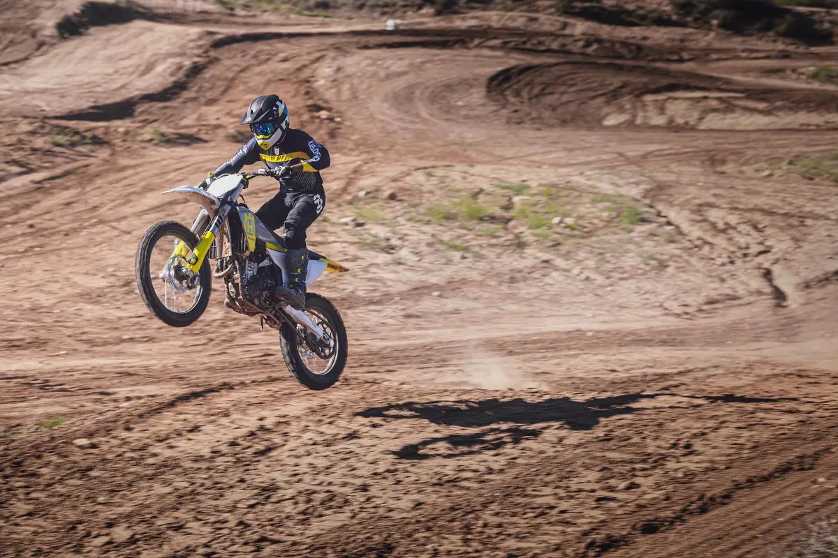Husqvarna TC e FC: novità importanti per la gamma Cross 2023 (17)
