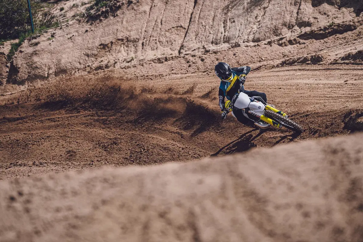 Husqvarna TC e FC: novità importanti per la gamma Cross 2023 (33)