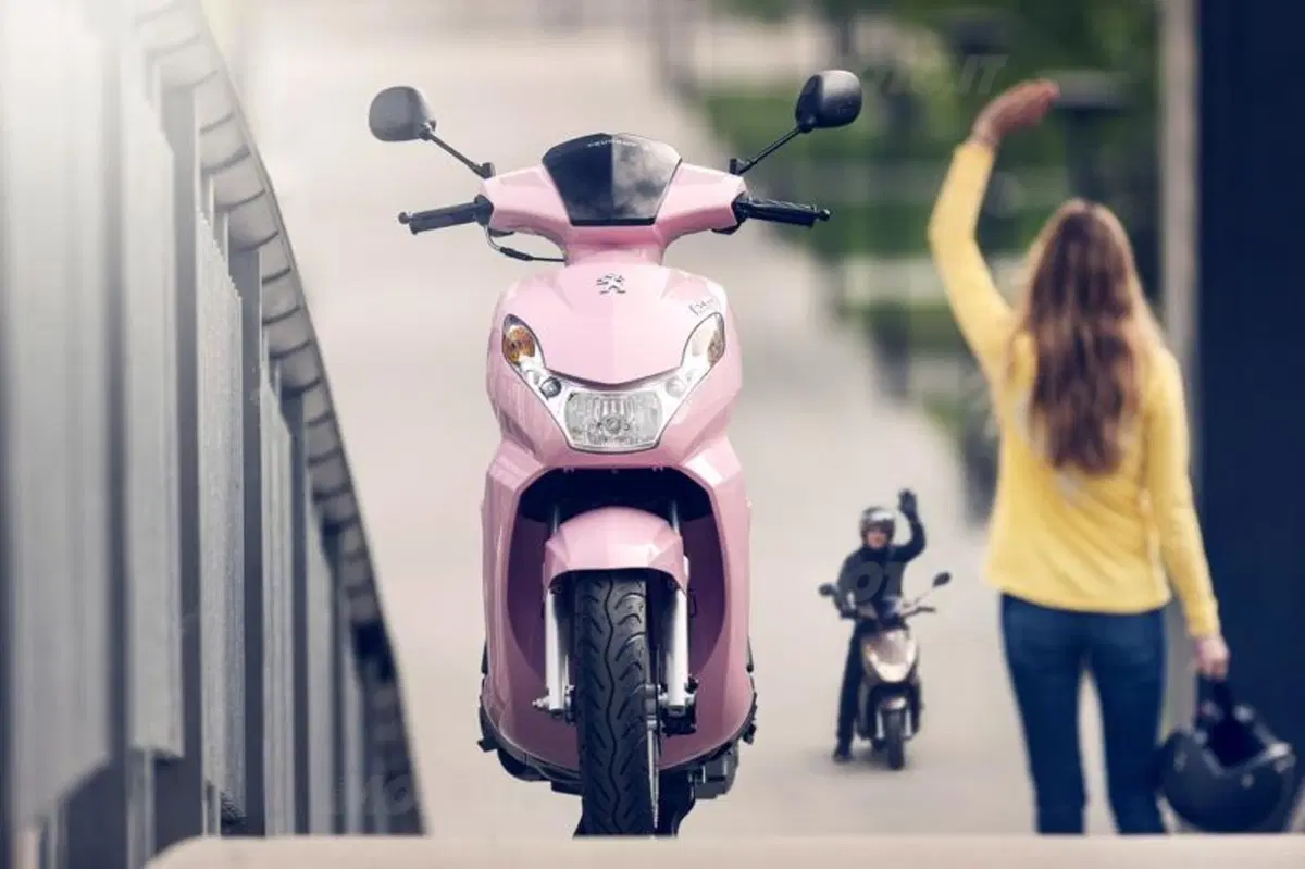 Peugeot Kisbee 50 4T, nuova colorazione Candy Pink