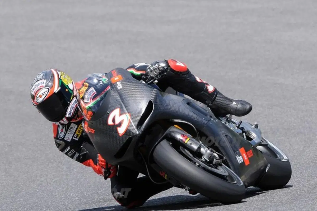 Max Biaggi conclude i test Aprilia MotoGP al Mugello (3)