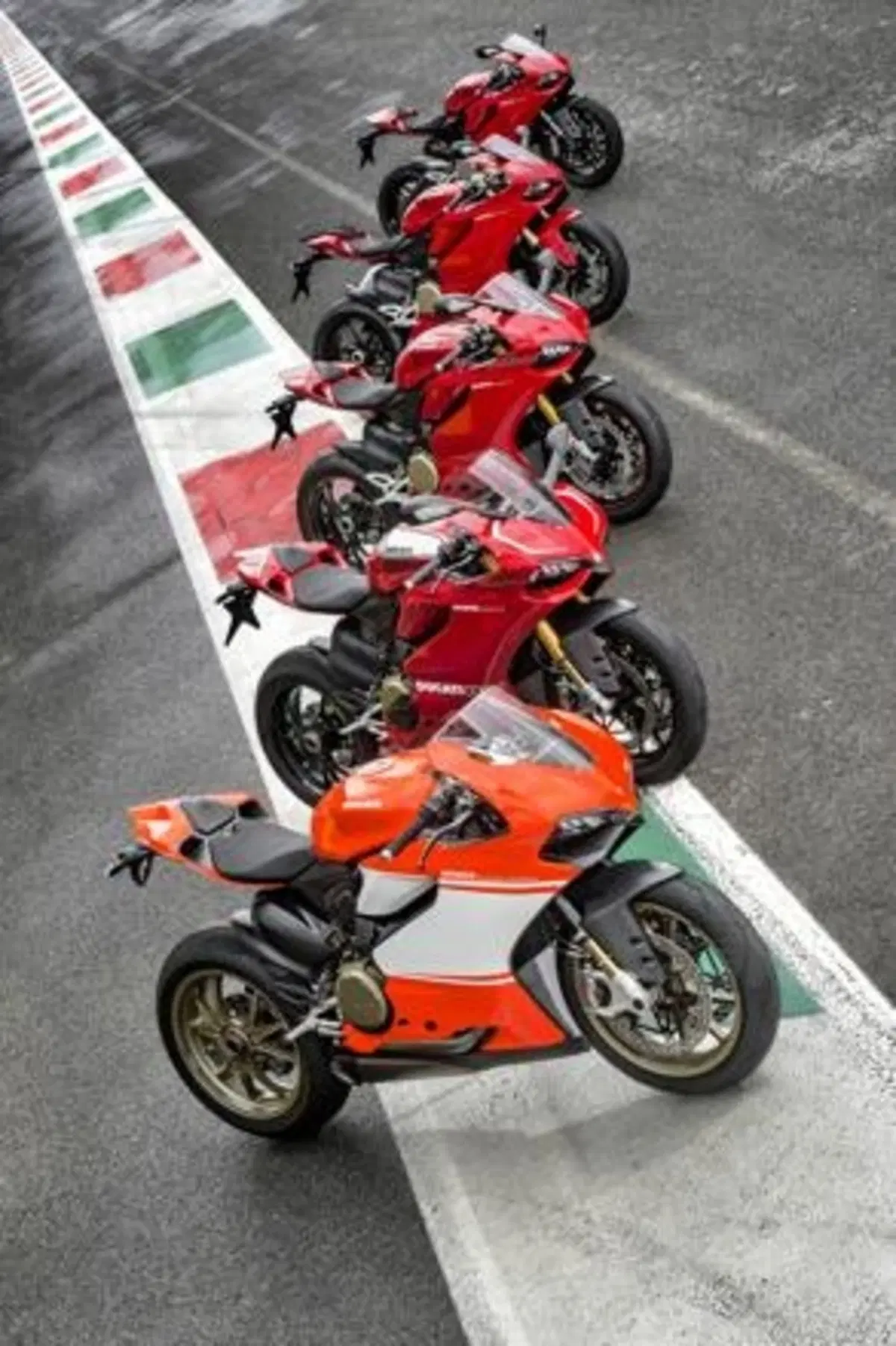 "Superbike Celebration World". In mostra al WDW2014 i successi Ducati in SBK