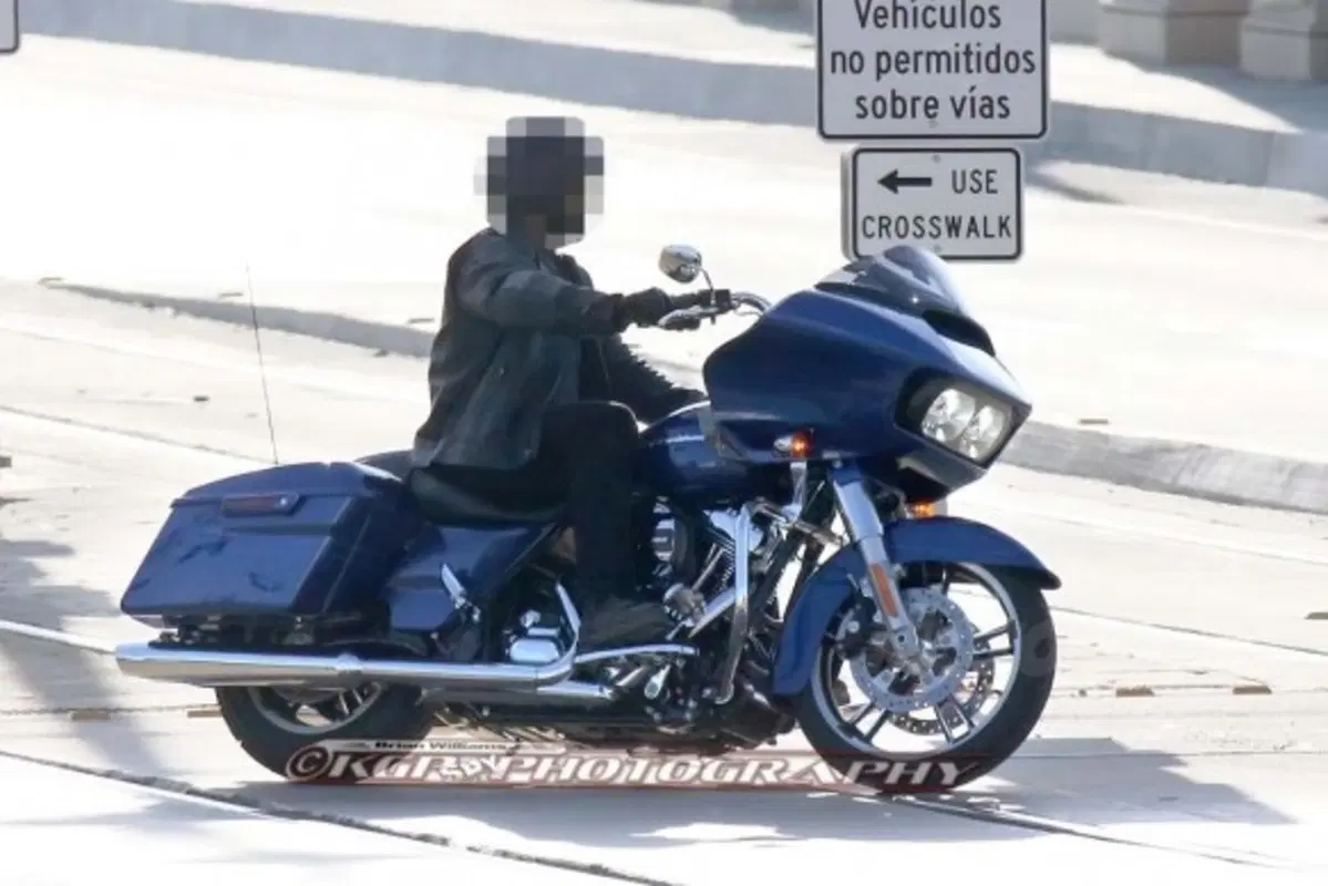 Foto spia: Harley-Davidson Road Glide 2015