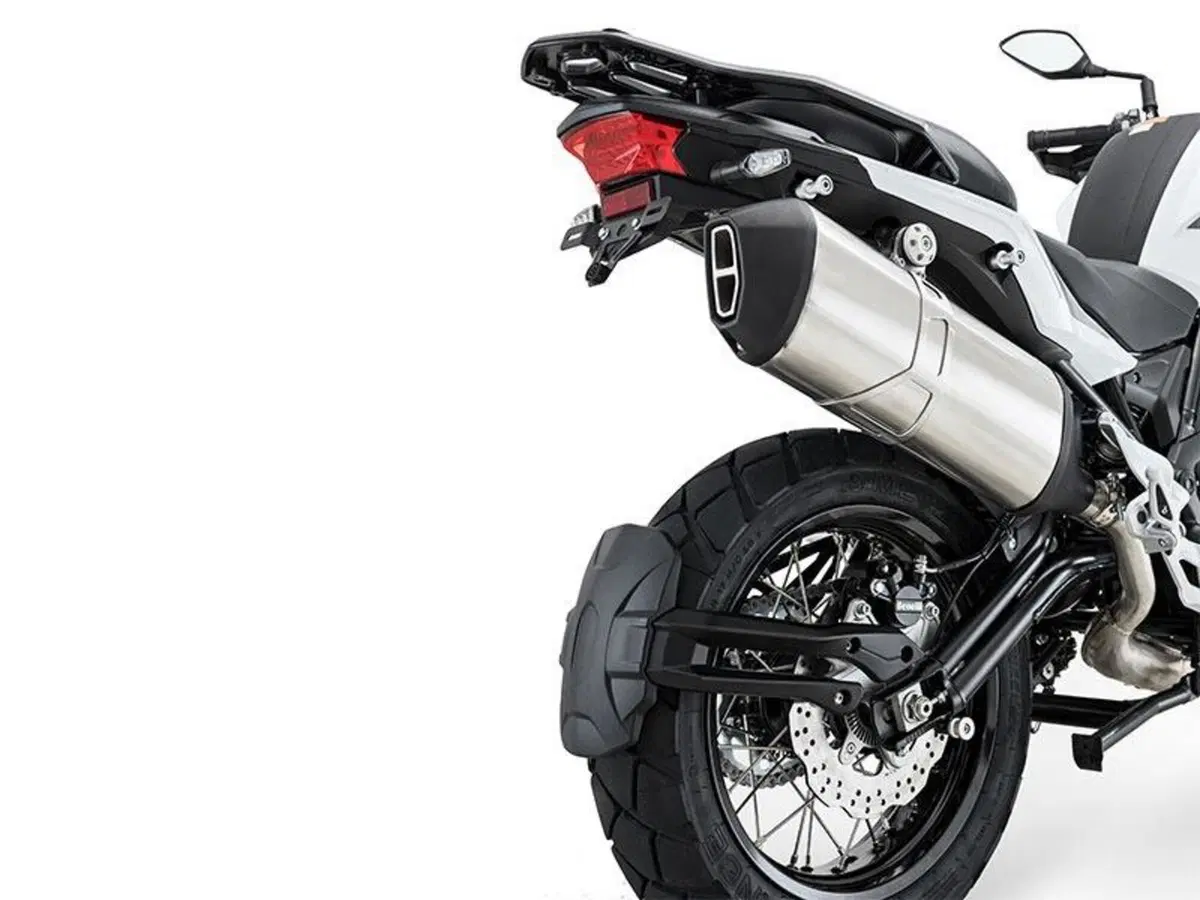 Benelli TRK 502 X. Rilasciata in Cina la nuova versione 2022 (2)