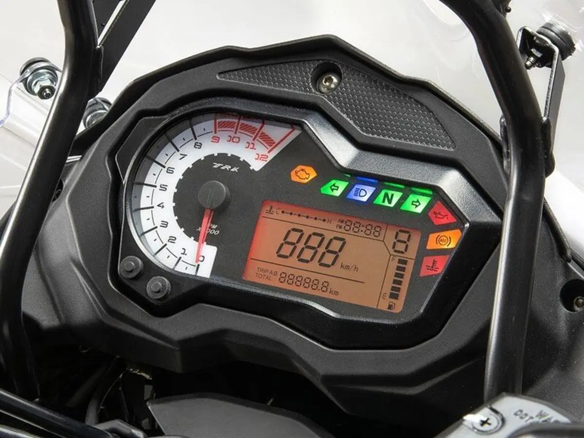 Benelli TRK 502 X. Rilasciata in Cina la nuova versione 2022 (3)