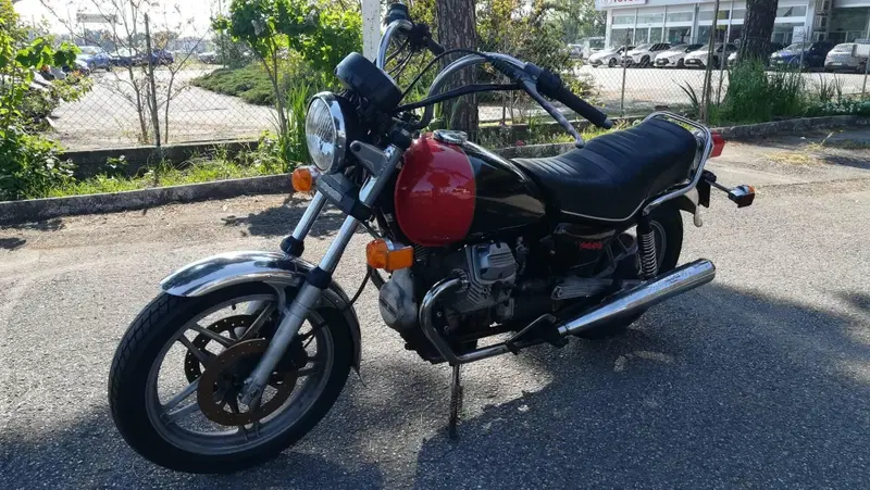 Moto Guzzi V35 C (2)