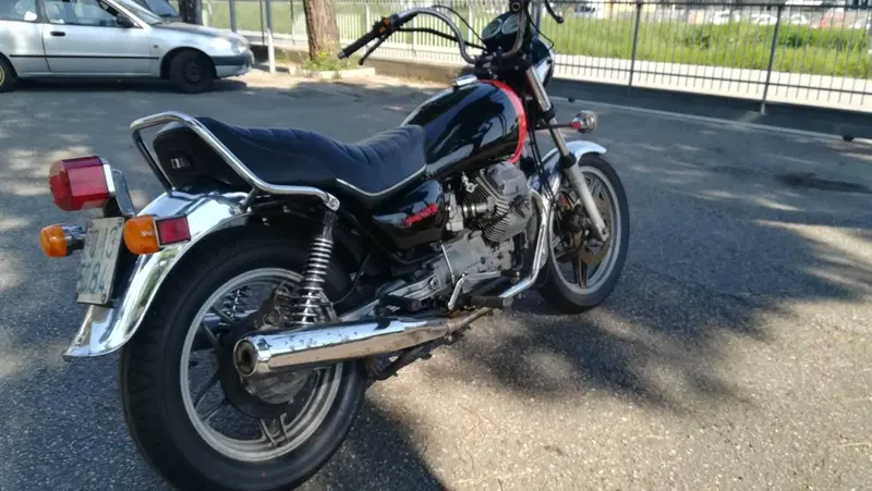 Moto Guzzi V35 C (6)