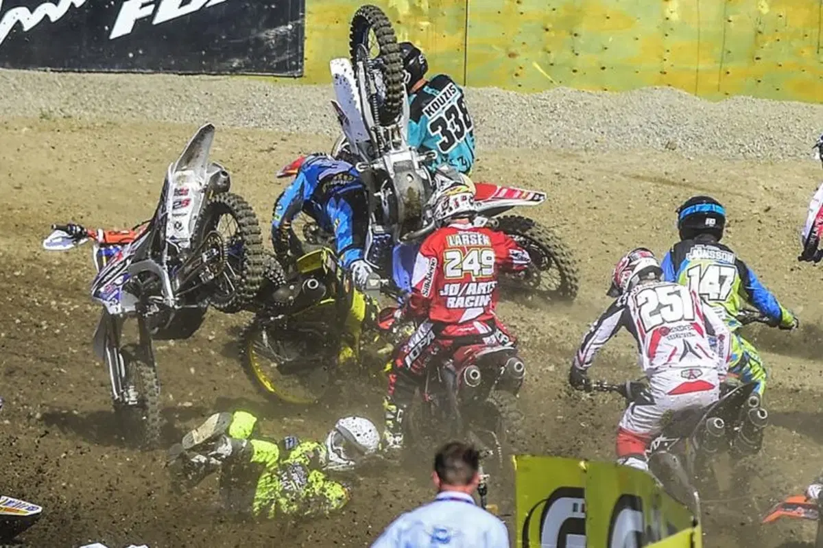 Cairoli fa il bis e allunga nella MXGP