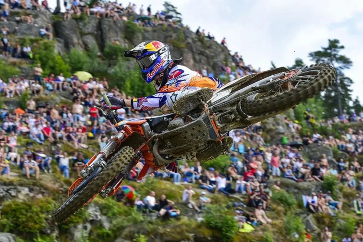 Cairoli fa il bis e allunga nella MXGP (3)