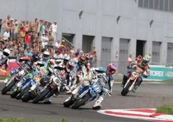 SuperMoto a Cremona: Chareyre domina la S1, Kingelin la SM2