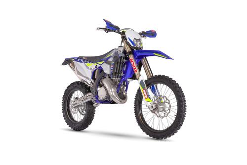 Sherco rinnova la gamma Enduro Factory 2023. Novità e prezzi (7)