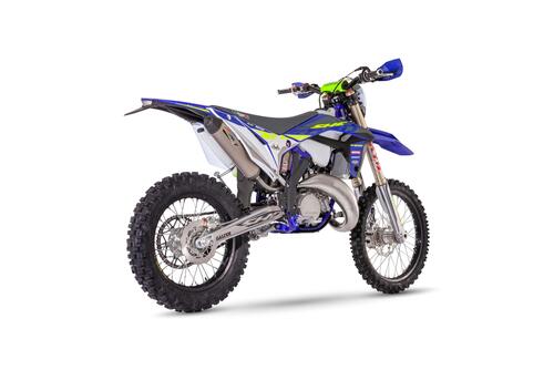 Sherco rinnova la gamma Enduro Factory 2023. Novità e prezzi (9)