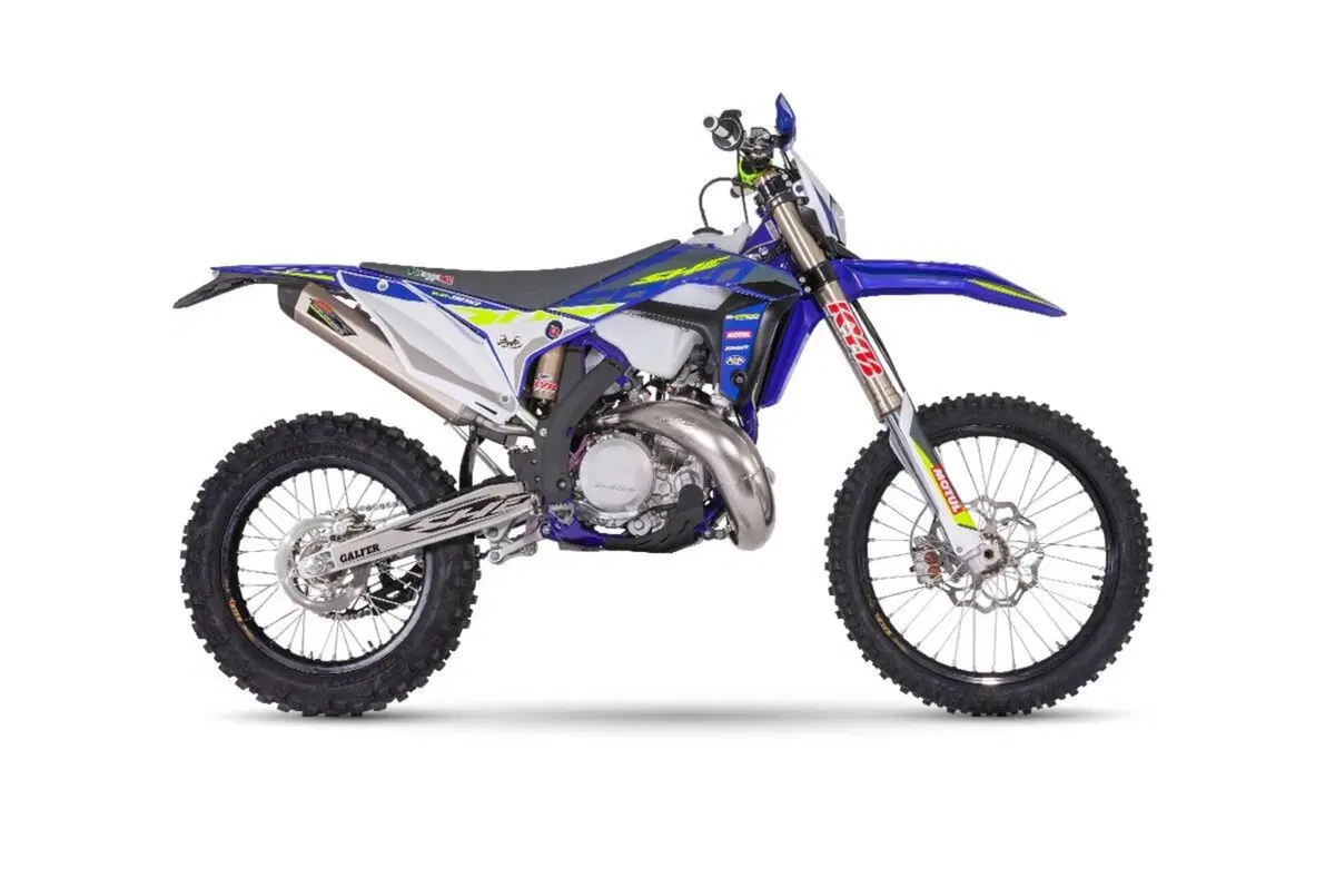Sherco rinnova la gamma Enduro Factory 2023. Novità e prezzi (12)