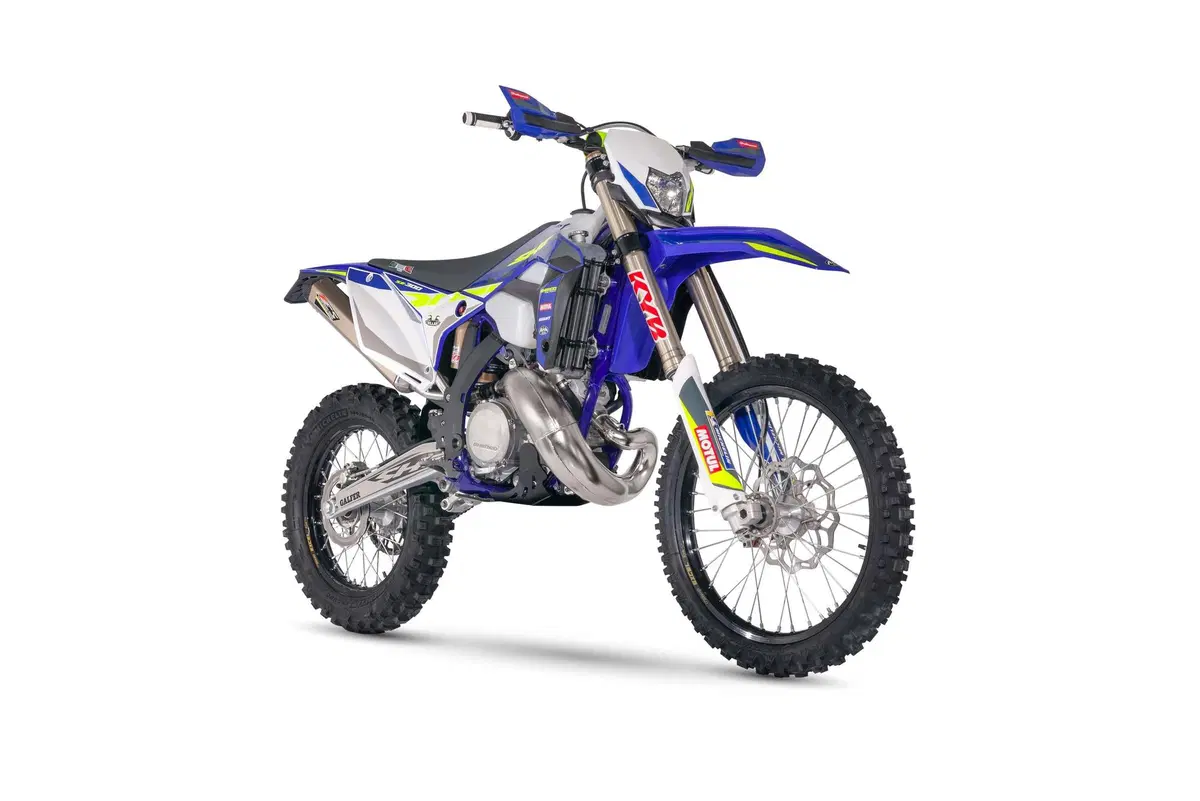 Sherco rinnova la gamma Enduro Factory 2023. Novità e prezzi (16)