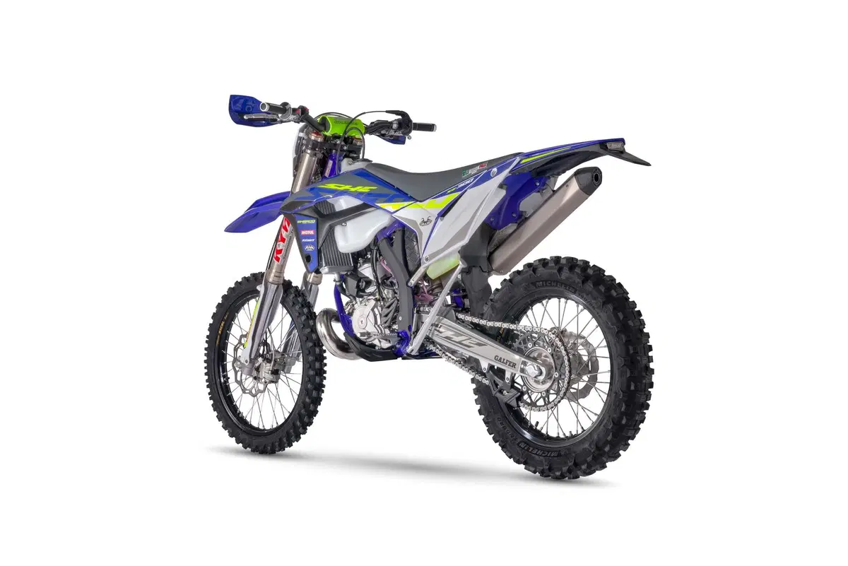 Sherco rinnova la gamma Enduro Factory 2023. Novità e prezzi (18)
