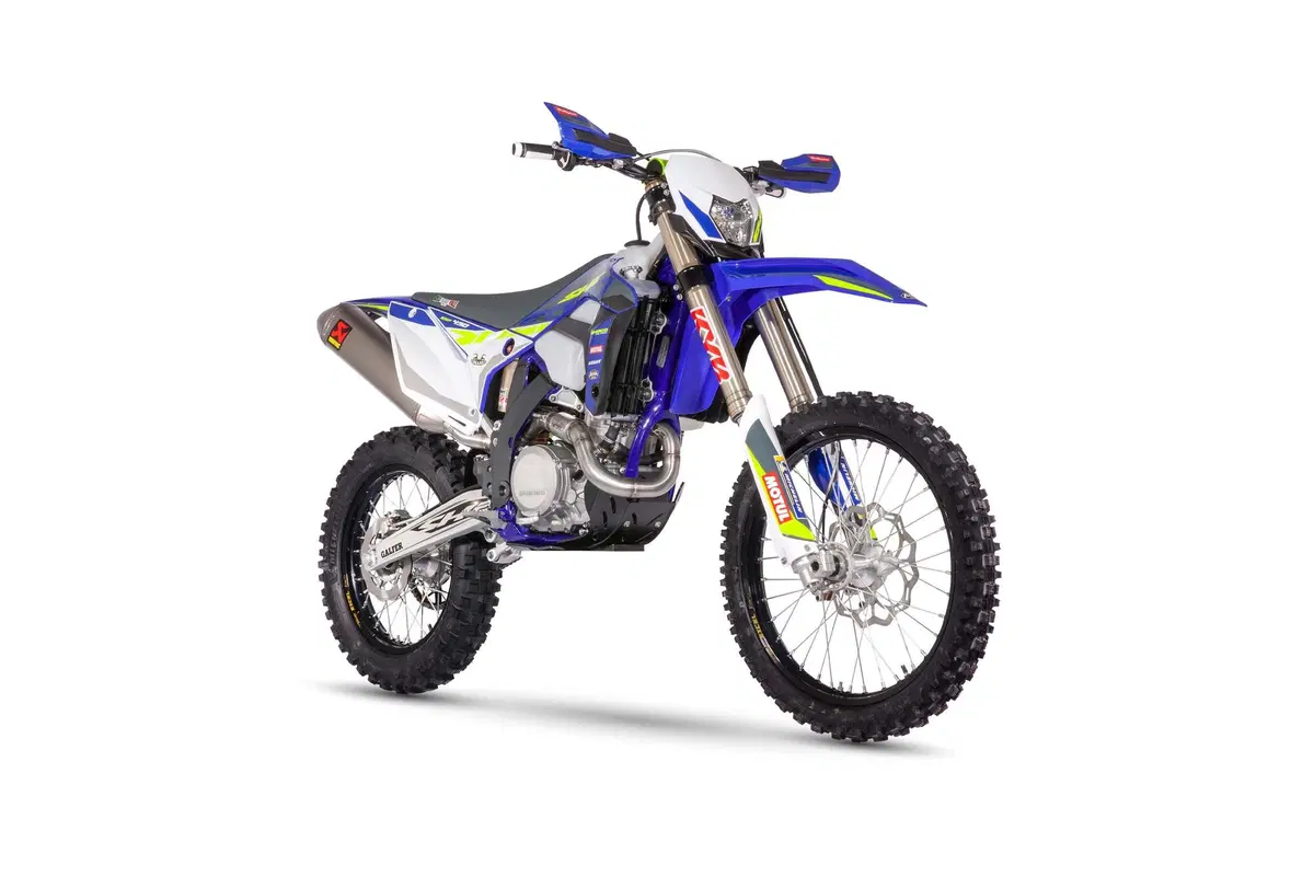 Sherco rinnova la gamma Enduro Factory 2023. Novità e prezzi (31)