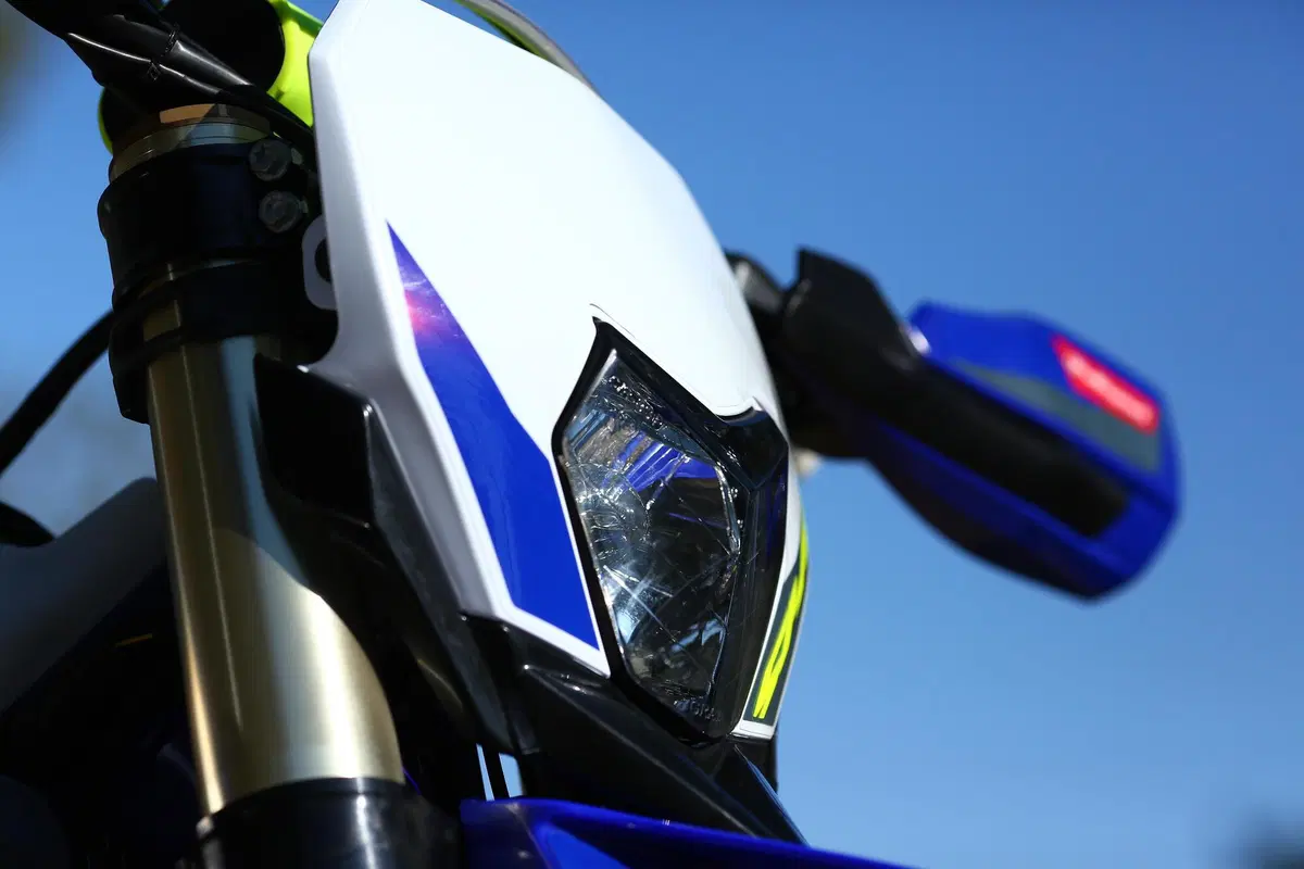 Sherco rinnova la gamma Enduro Factory 2023. Novità e prezzi (43)