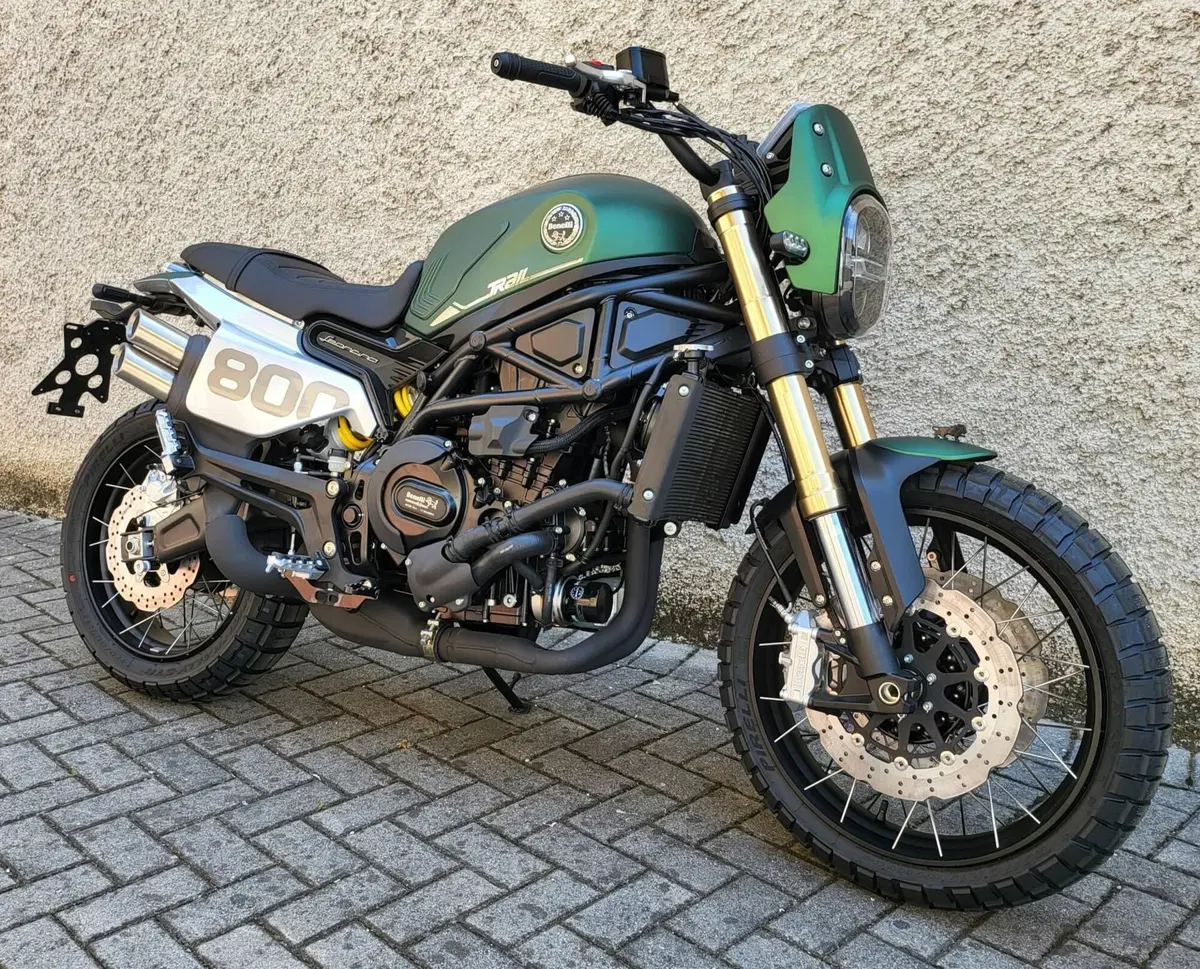 Benelli Leoncino 800 Trail (2022 - 26)