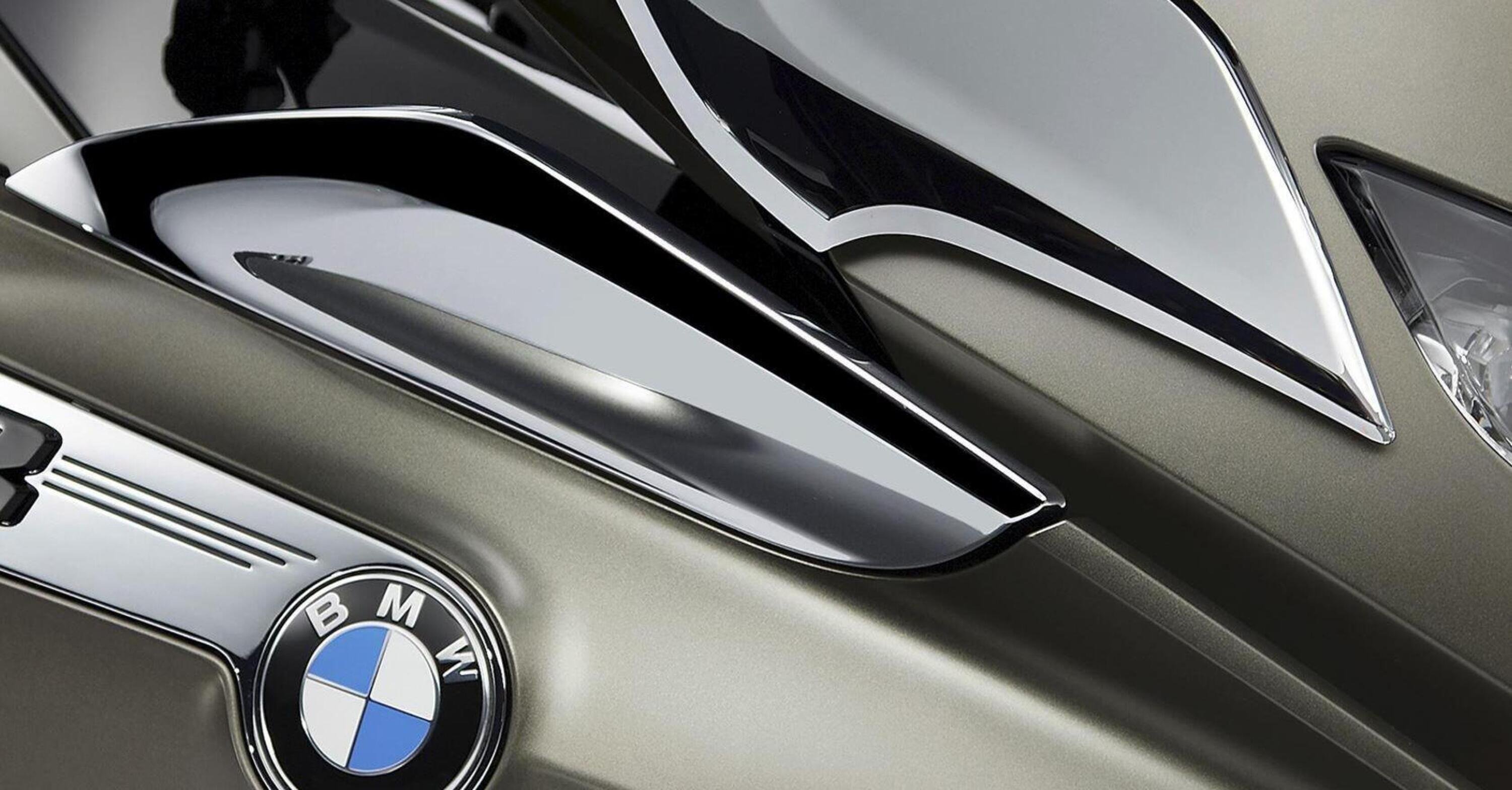 BMW al lavoro sull&#039;aerodinamica adattiva per le moto