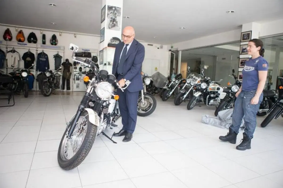 Edizione limitata di 10 esemplari per la Triumph Bonneville firmata Marinella